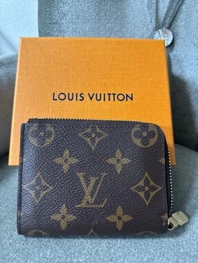 Louis Vuitton Noa Compact Wallet